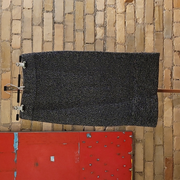 NWOT Club Monaco knitted skirt, size M, grey - Picture 2 of 7